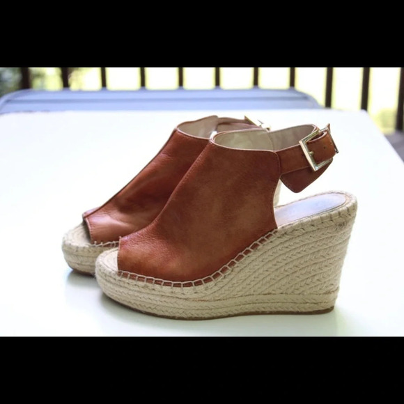 Kenneth Cole Olivia wedges - Picture 7 of 14